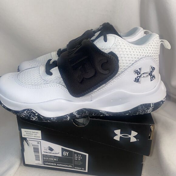 Under Armour Other - Under Armour PS Zone BB 2 Boys Shoe Sneakers Gym Sports Size 6Y 3026637 101 New